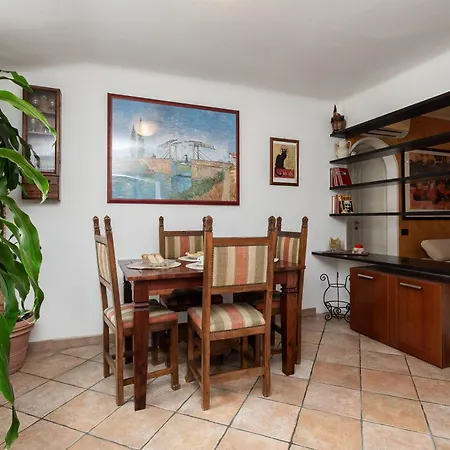 Hilde's House * Genoa