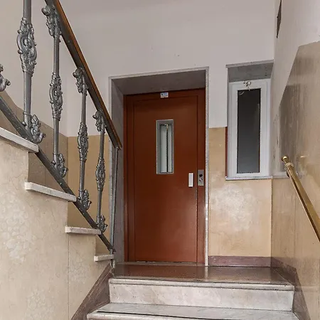 Hilde's House Apartment Genoa